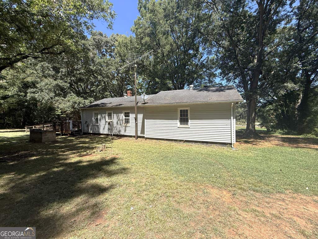 Photo of 1380 Highway 72 E, Comer, GA 30629 (MLS # 10831970)