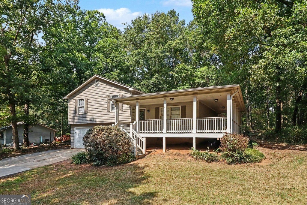 Photo of 115 Pintail Drive, Newnan, GA 30263 (MLS # 10868236)