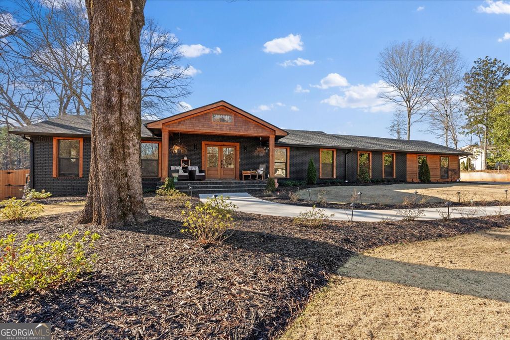 Photo of 109 Briarwood Drive, Carrollton, GA 30117 (MLS # 10715480)