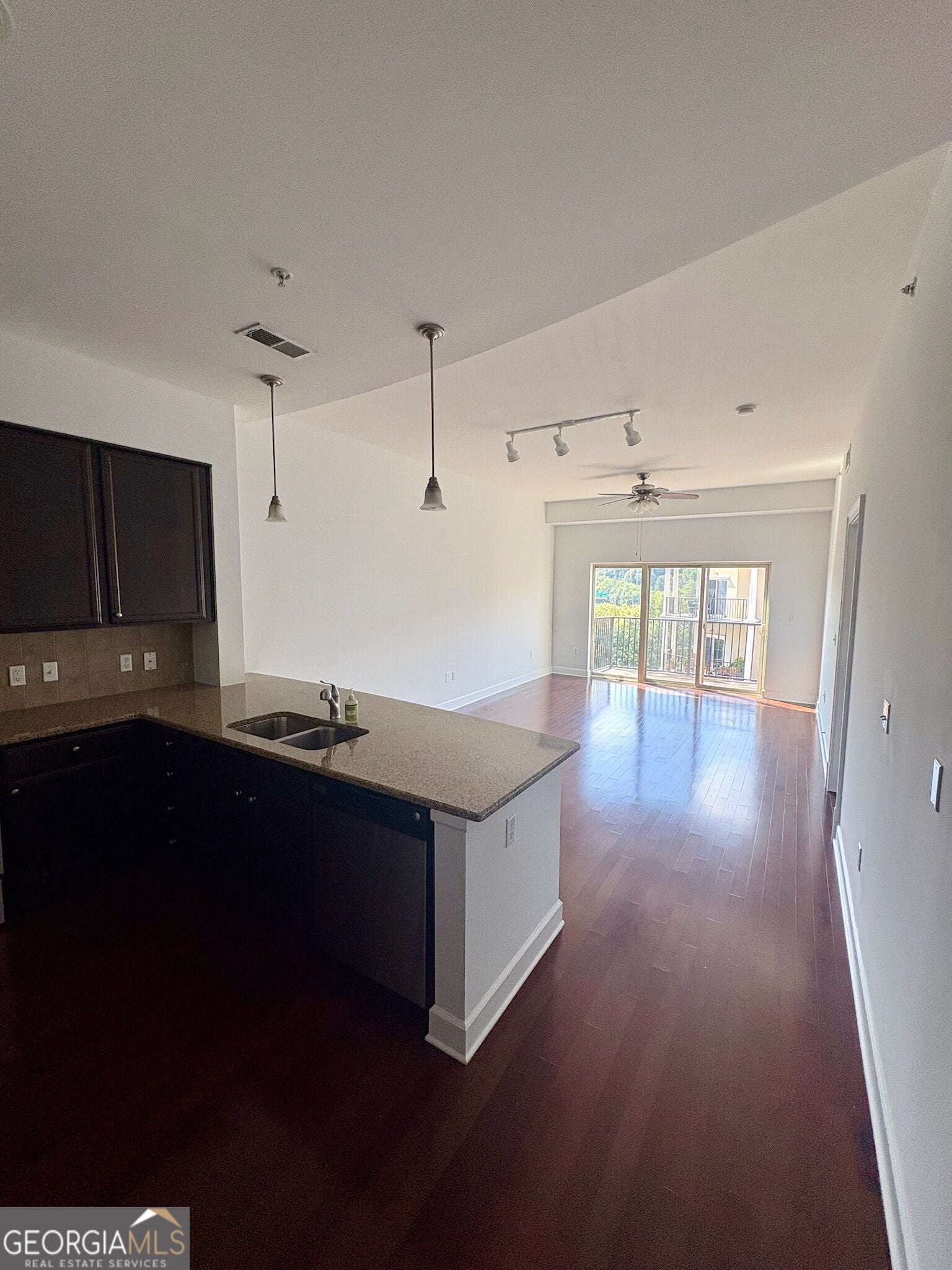 200 River Vista DR 732