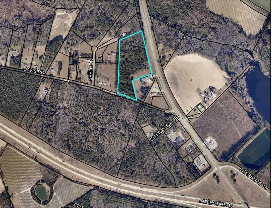 Zoned Commercial- 13.27 Acres.  Hwy 67 Road Frontage 867 SF.  Close to I 16  Interstate.