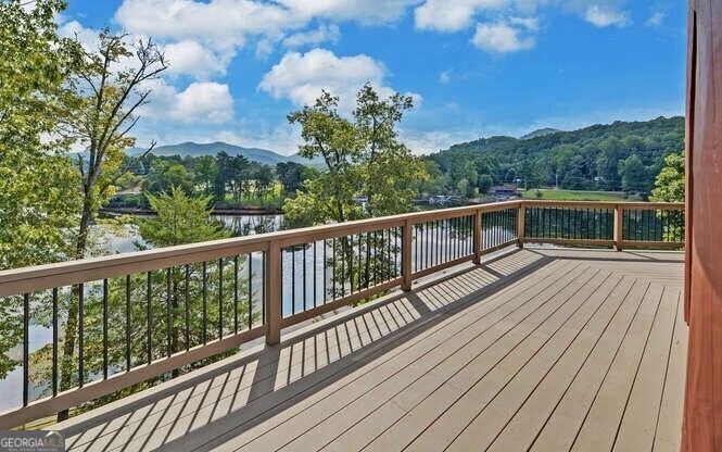 1664 Stonecrest CIR