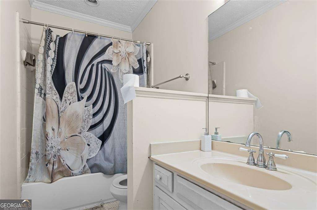 1732 Winding Woods LN