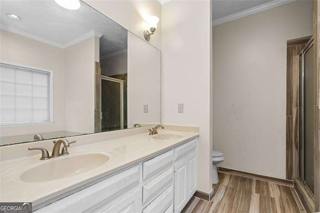 1732 Winding Woods LN