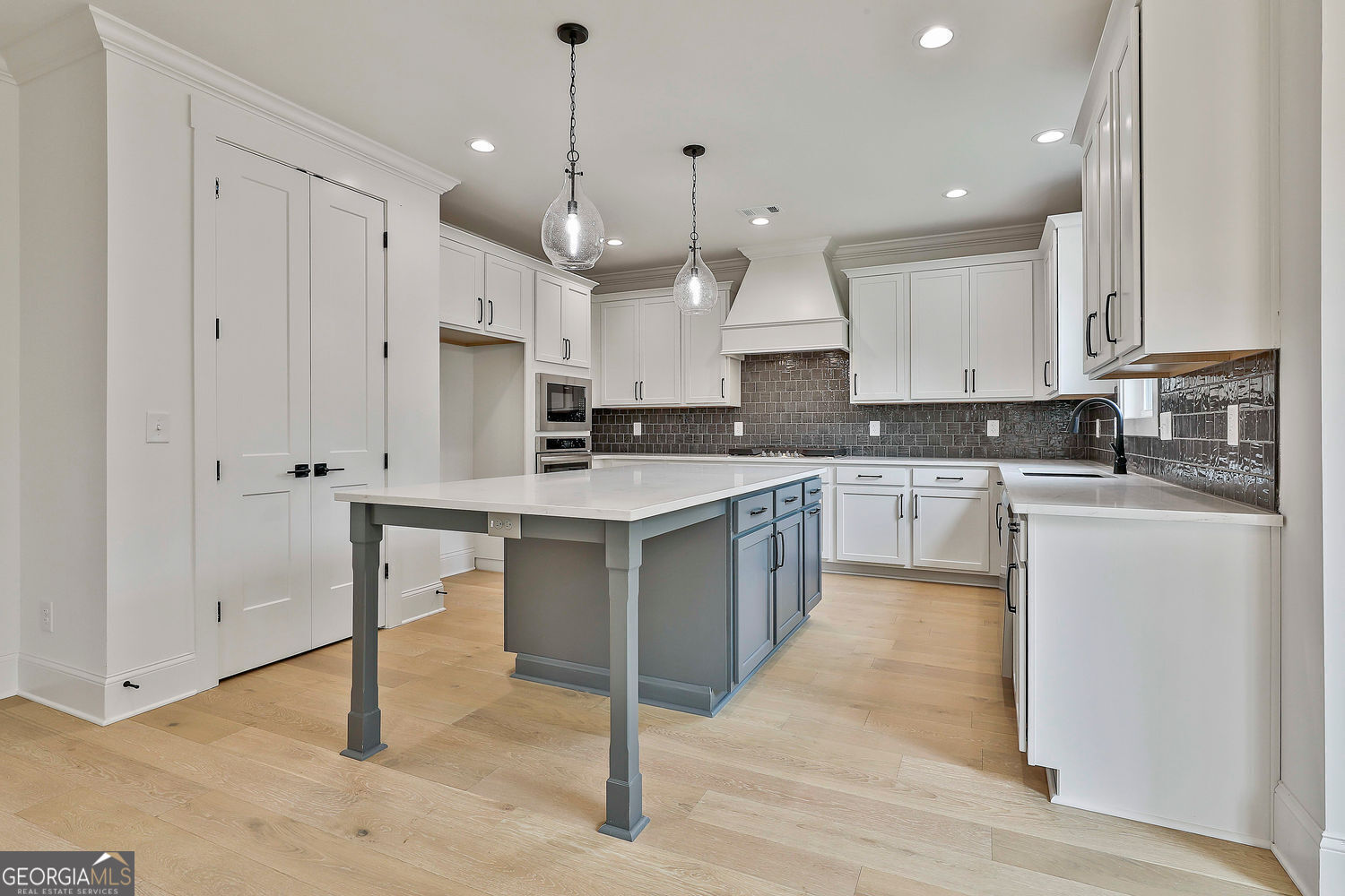 Fayetteville, Georgia 30215, United States, 5 Bedrooms Bedrooms, ,4 BathroomsBathrooms,Residential,Active,184218