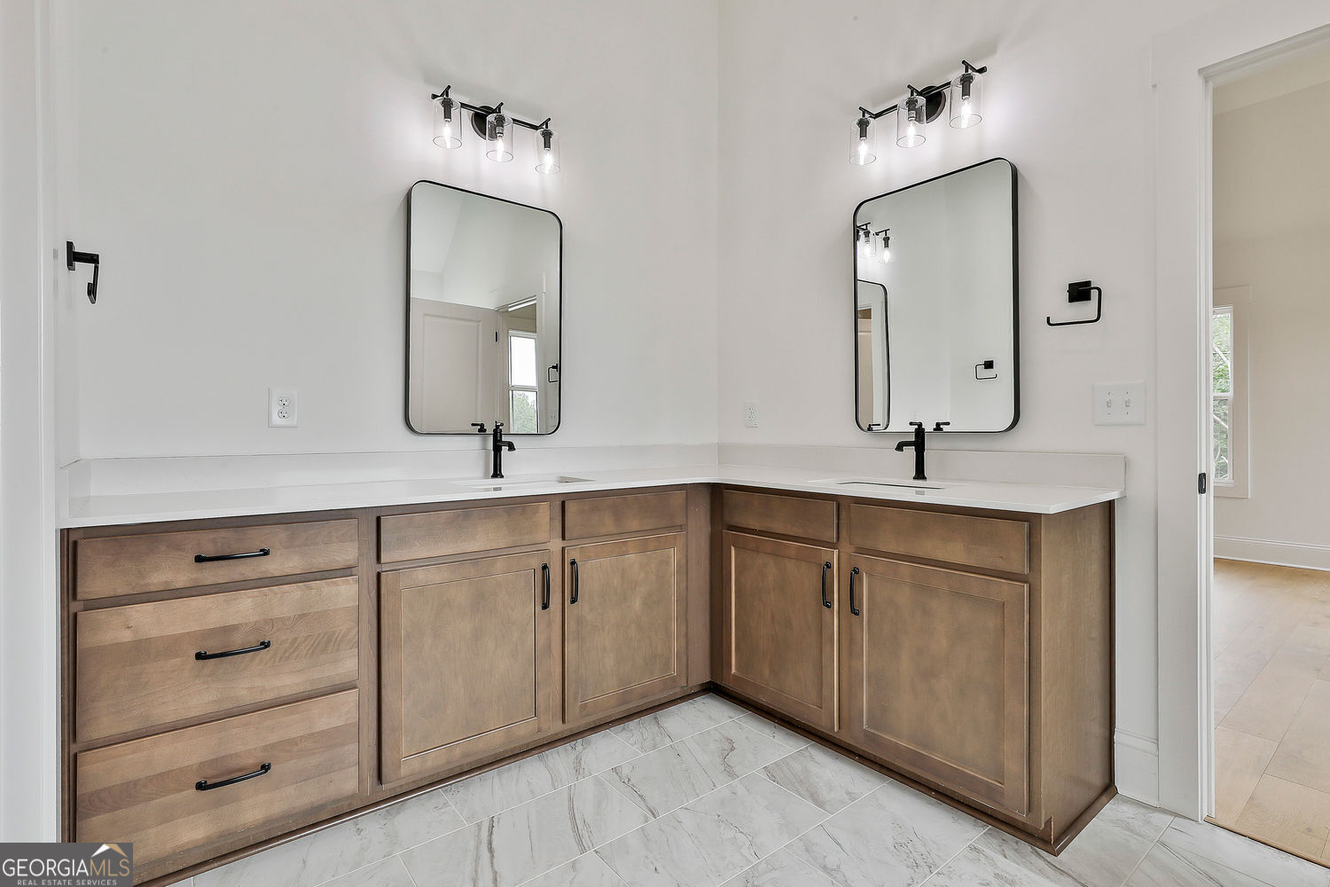 Fayetteville, Georgia 30215, United States, 5 Bedrooms Bedrooms, ,4 BathroomsBathrooms,Residential,Active,184218