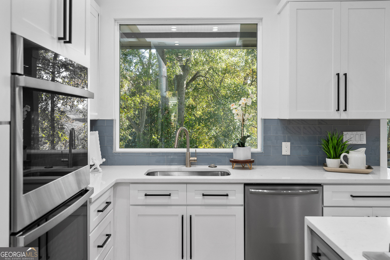 147 Hutchinson ST NE