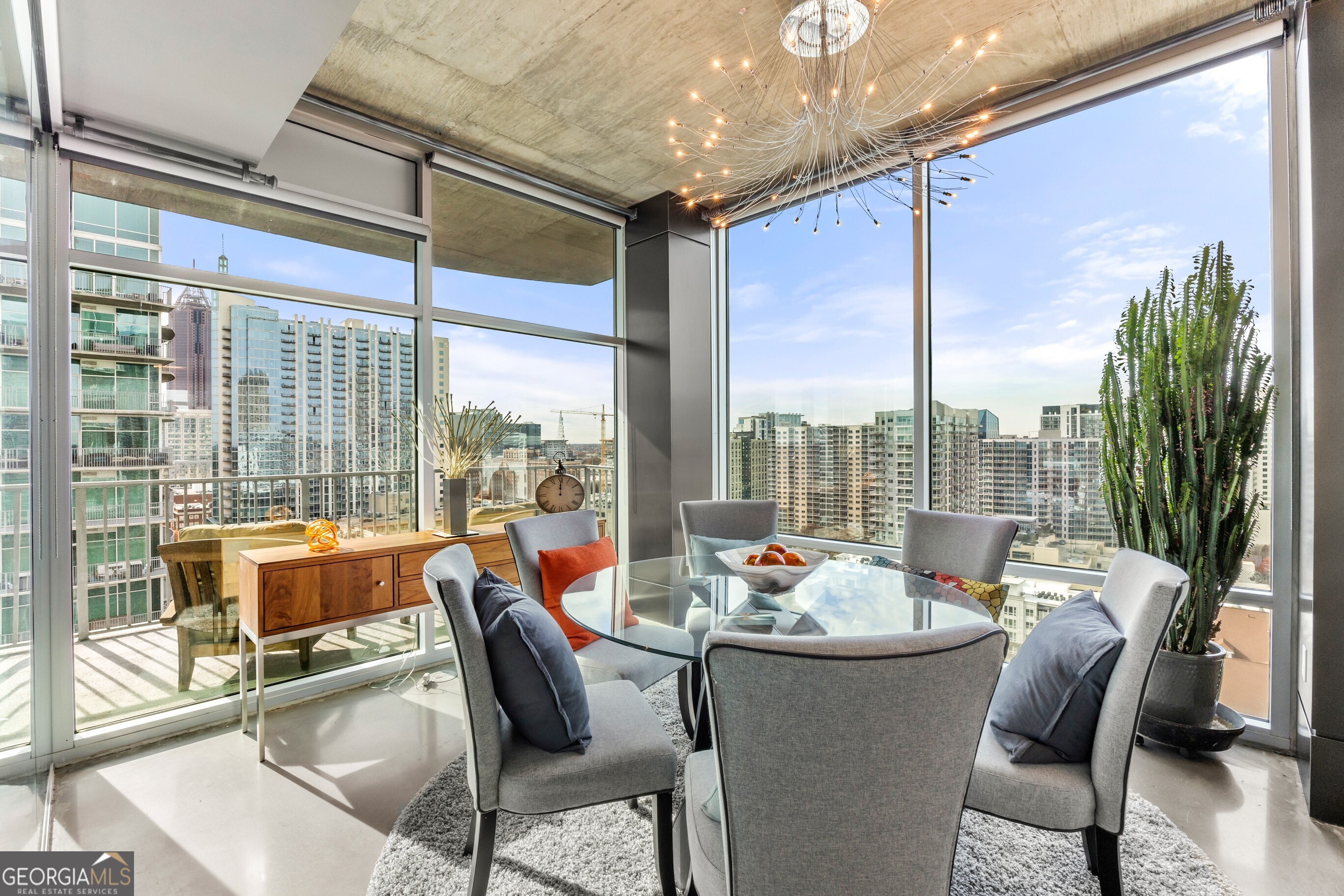 METROPOLIS - Residential