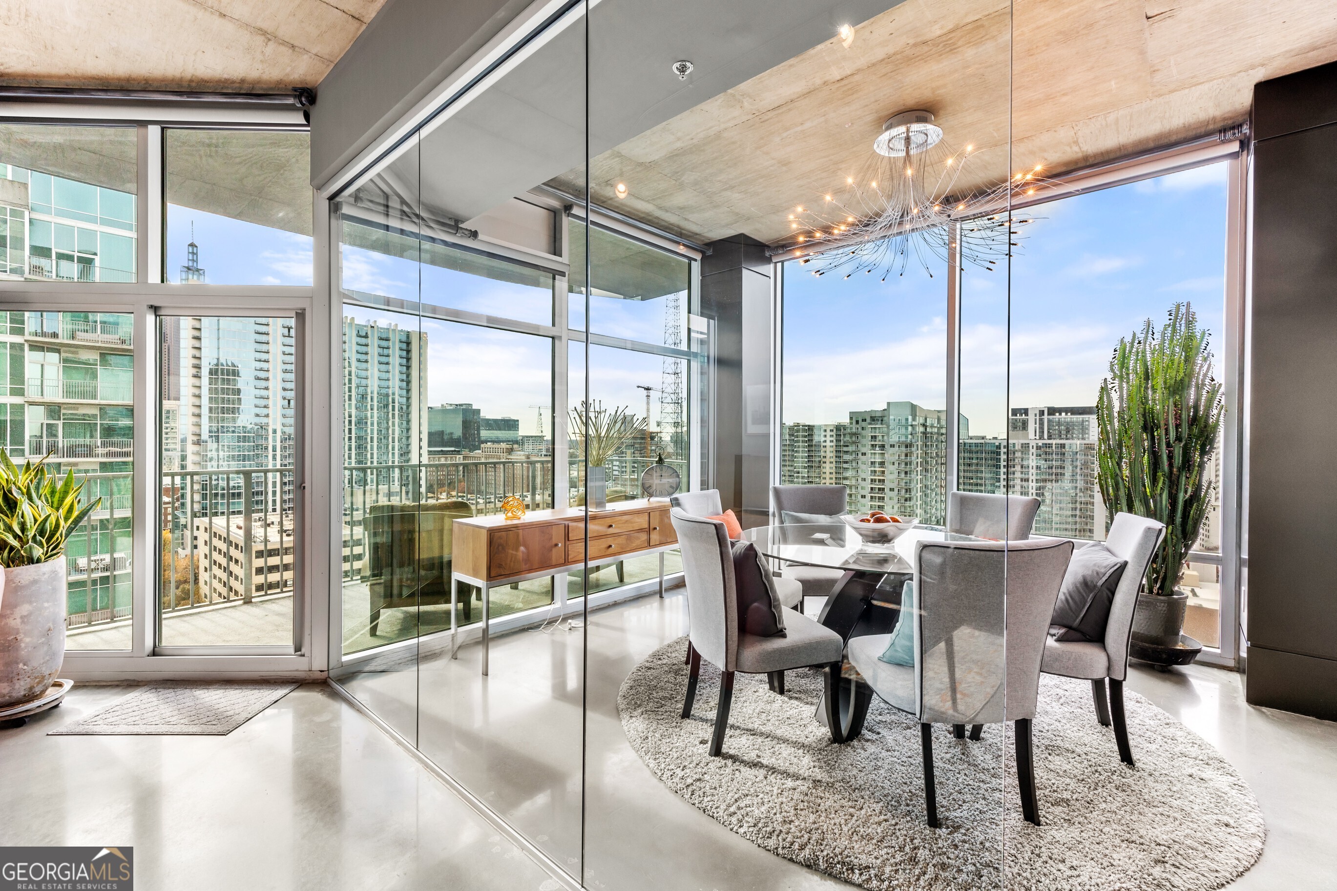 METROPOLIS - Residential