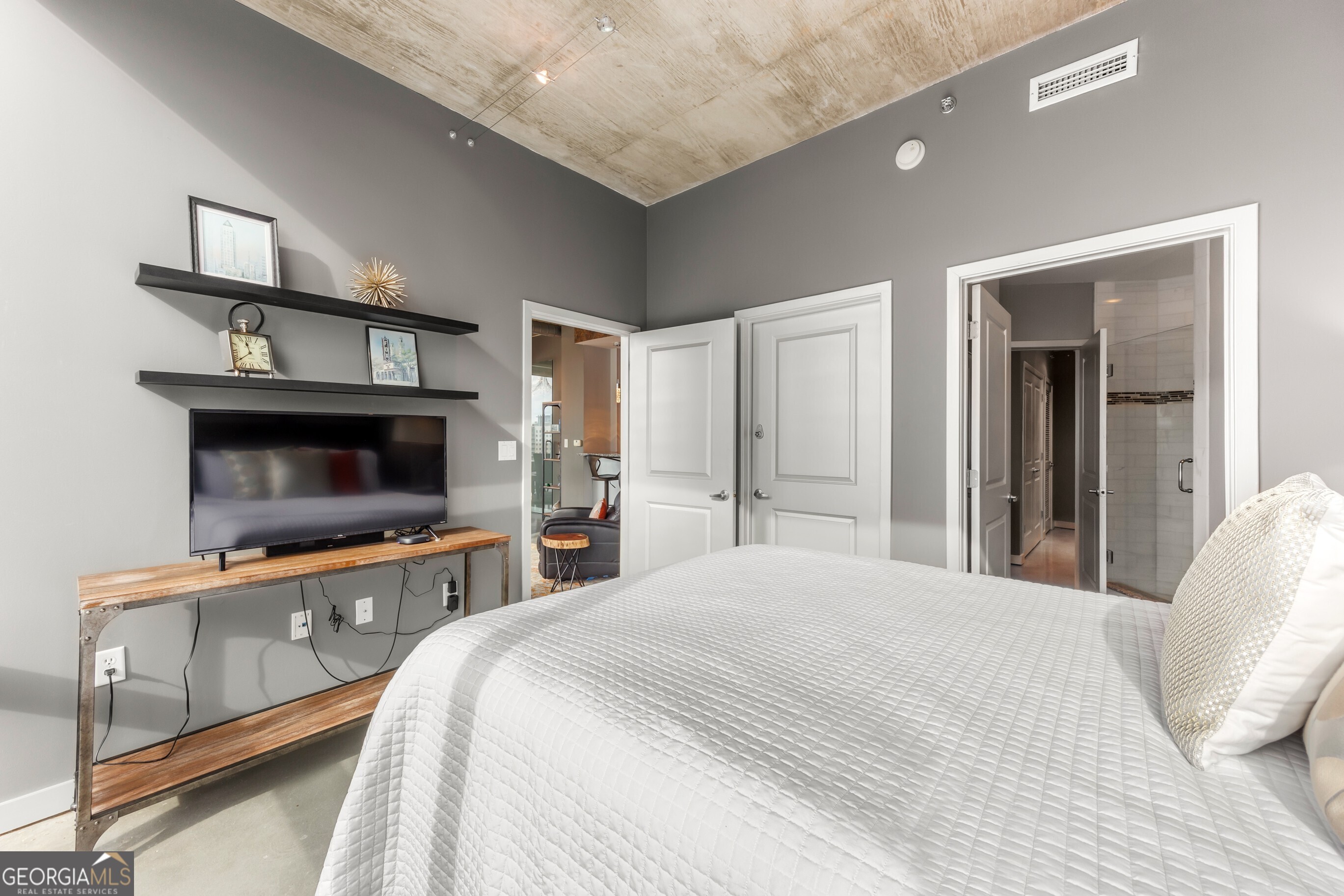 METROPOLIS - Residential