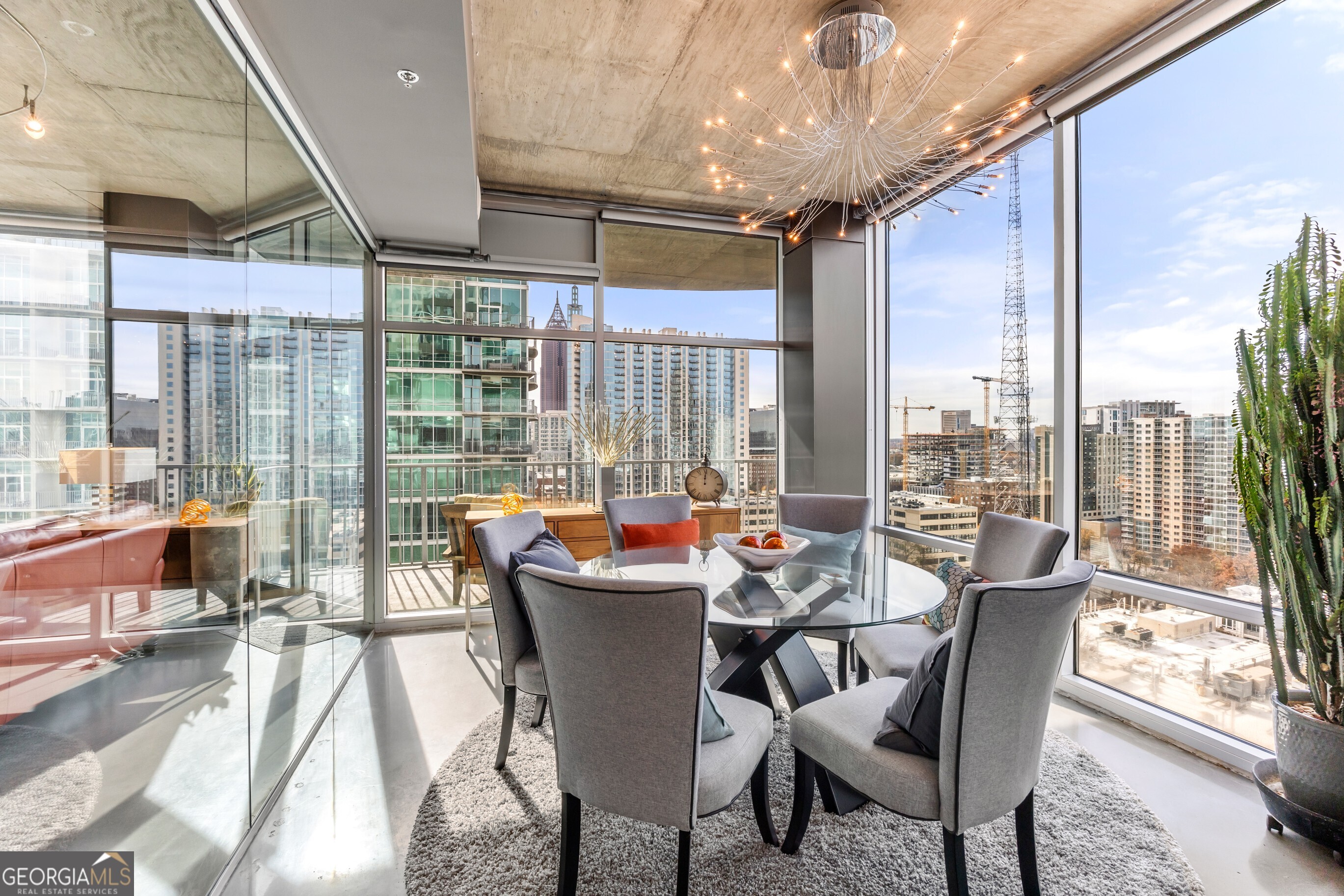 METROPOLIS - Residential