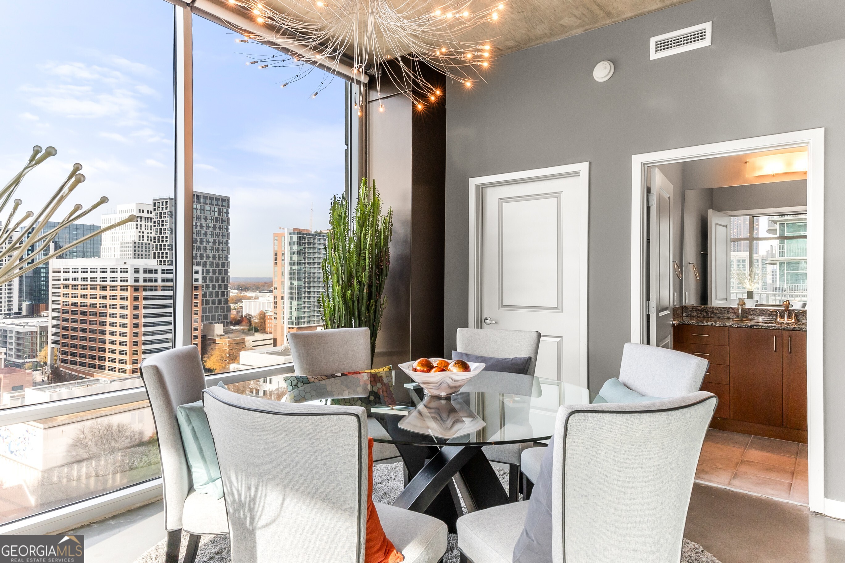 METROPOLIS - Residential