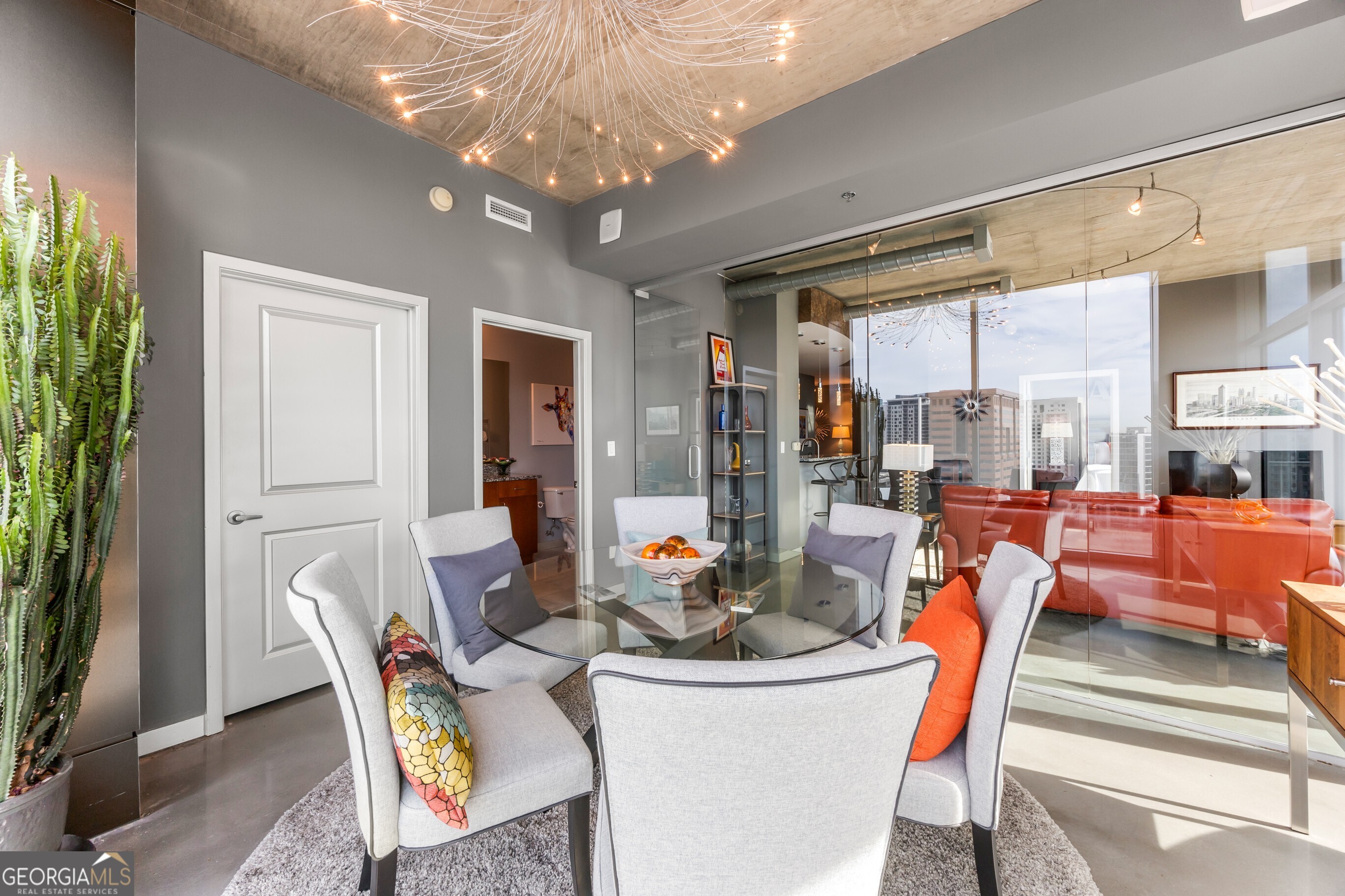 METROPOLIS - Residential