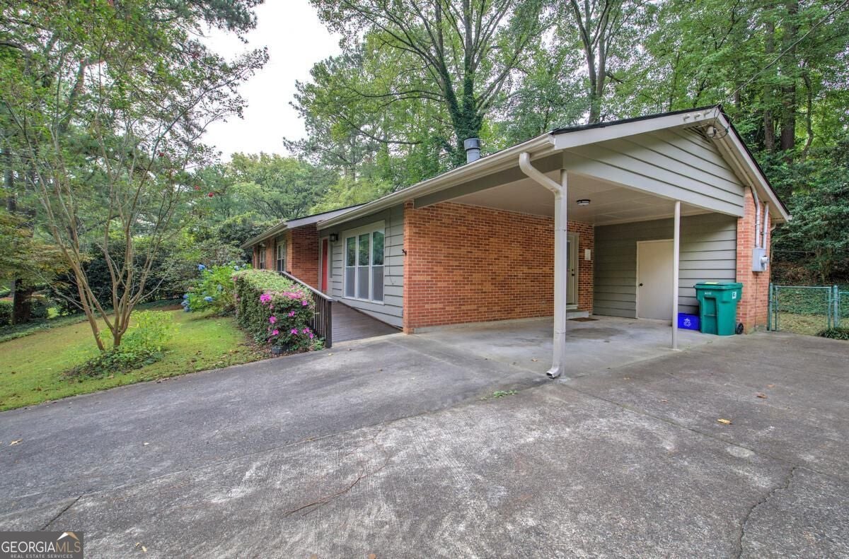 1990 Glenroy PL SE
