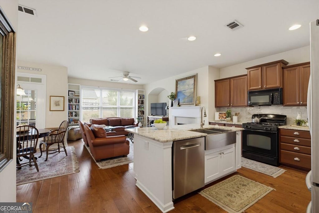 Photo of 5065 Straight Away Run, Cumming, GA 30040 (MLS # 10871110)
