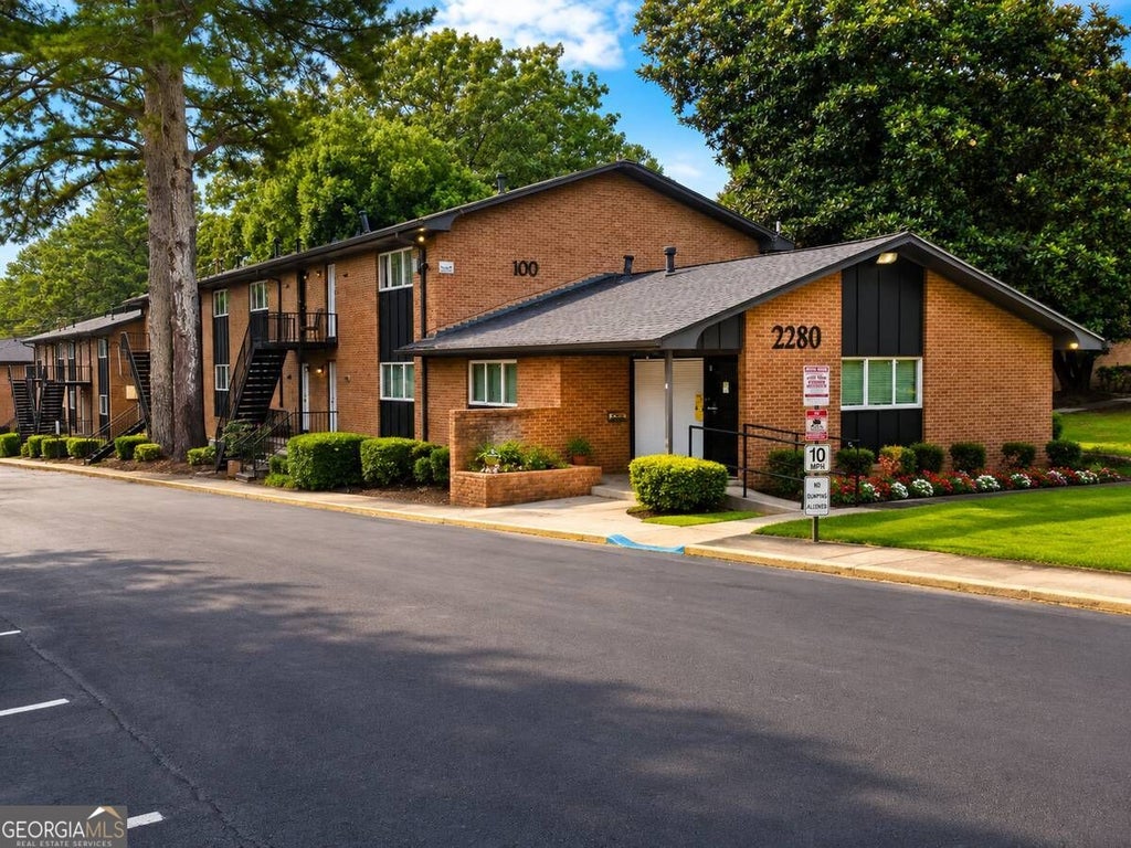 Photo of 2280 Campbellton Road SW, Atlanta, GA 30311 (MLS # 10842980)
