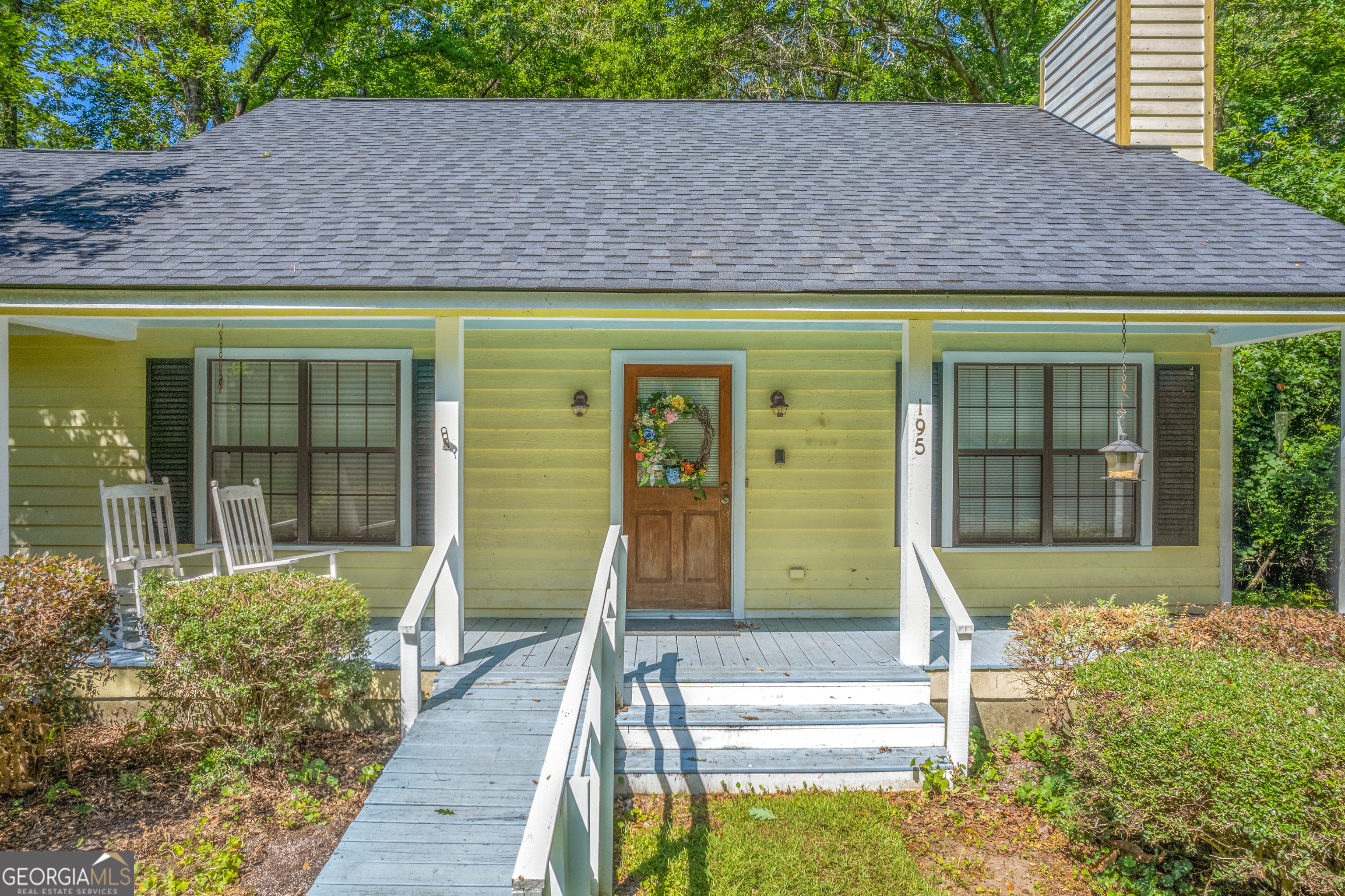 195 N Lake DR