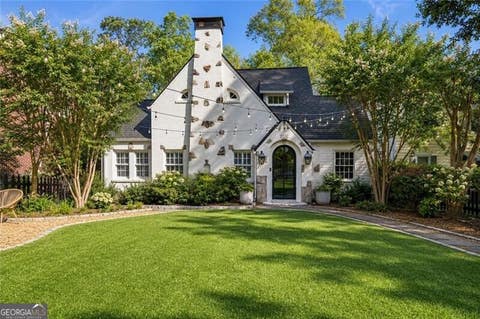 Photo of 578 Montgomery Ferry Road, Atlanta, GA 30324 (MLS # 10812202)