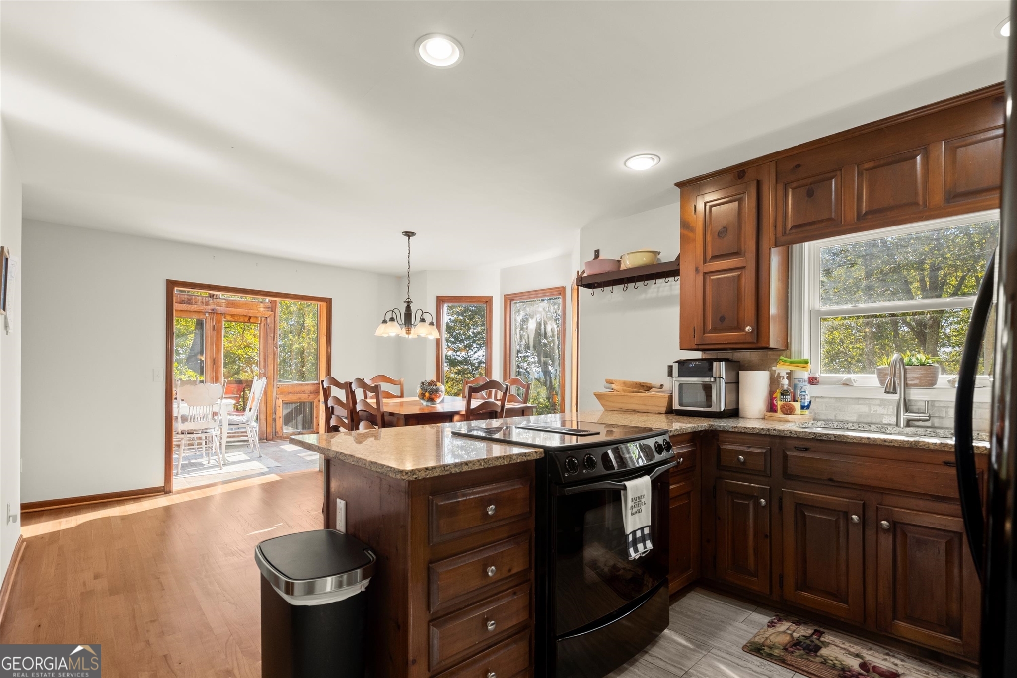 894 Lake Arrowhead DR