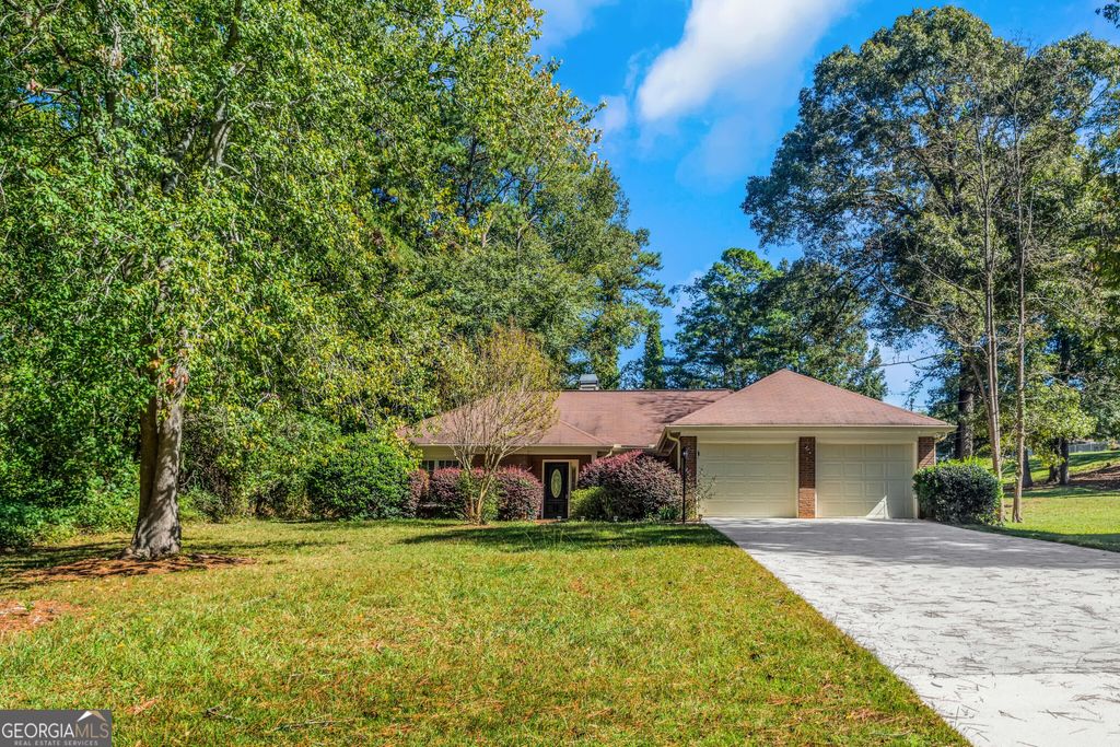 Photo of 213 Robin Lane, Stockbridge, GA 30281 (MLS # 10678799)