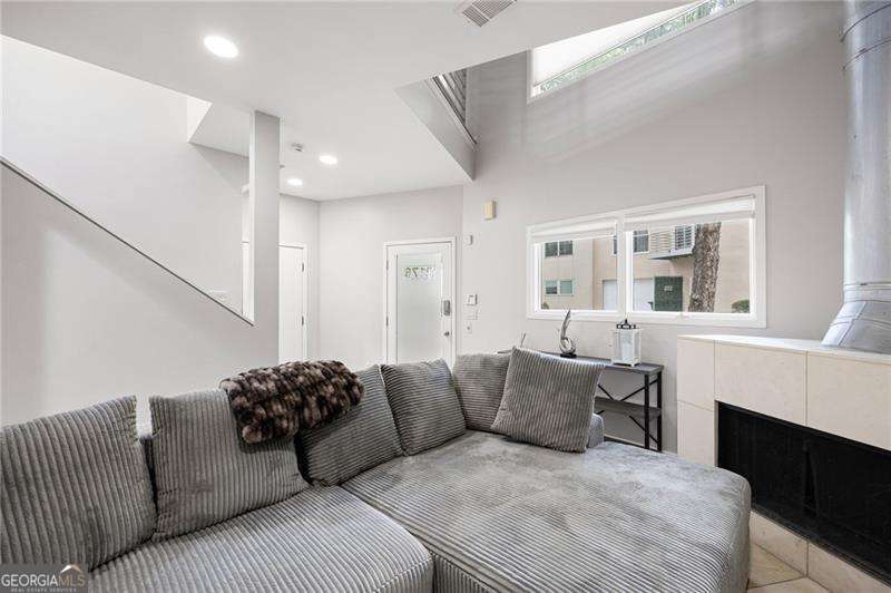 2176 Millennium WAY NE