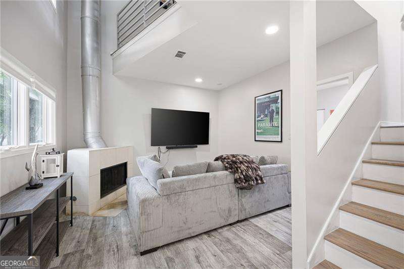 2176 Millennium WAY NE