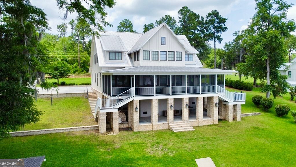 620 Lakeshore DR