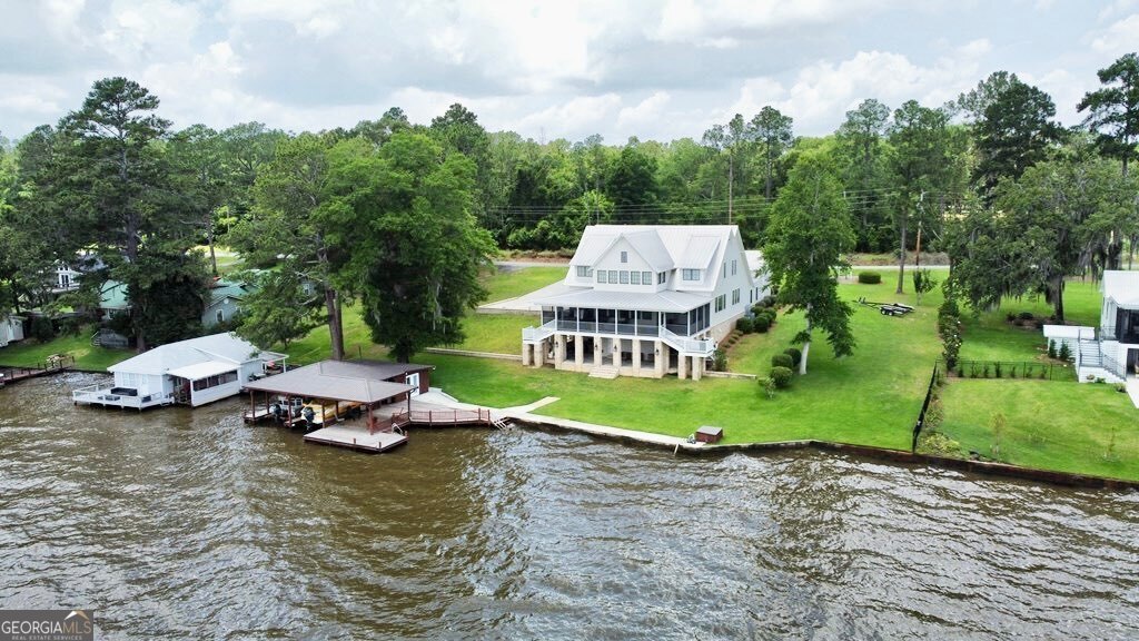 620 Lakeshore DR