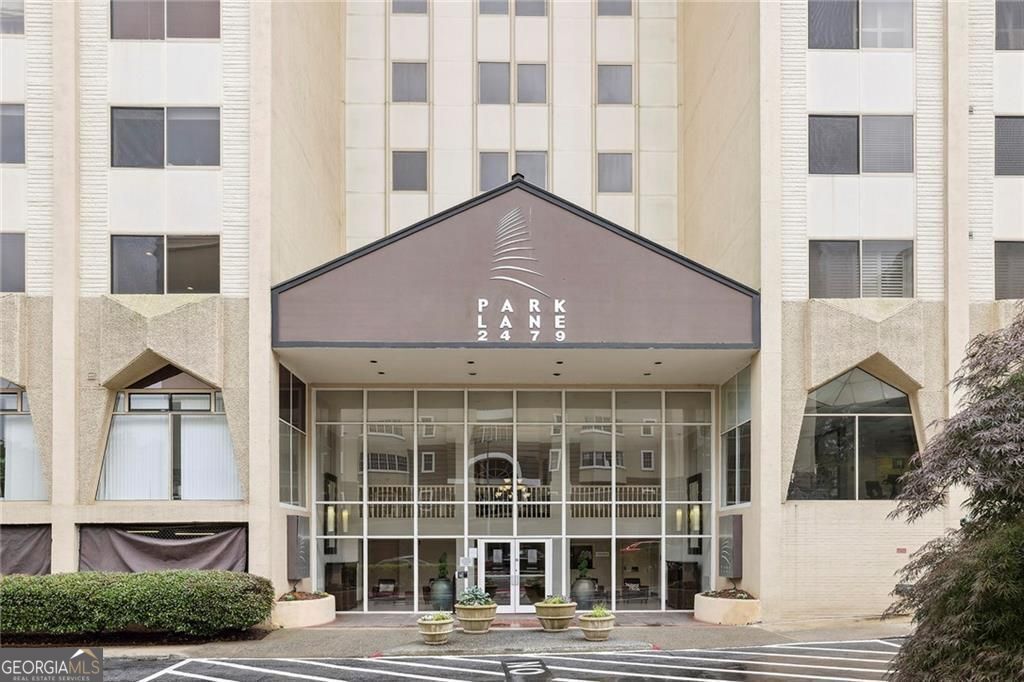 Photo of 2479 Peachtree Road NE #203, Atlanta, GA 30305 (MLS # 10758678)