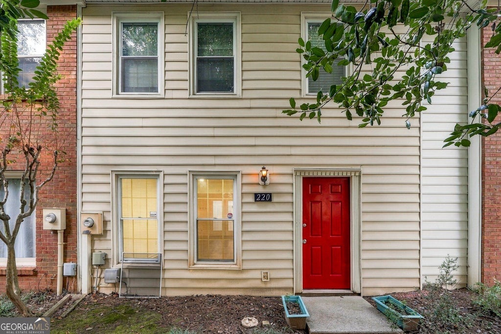 Photo of 220 Chads Ford Way, Roswell, GA 30076 (MLS # 10871058)