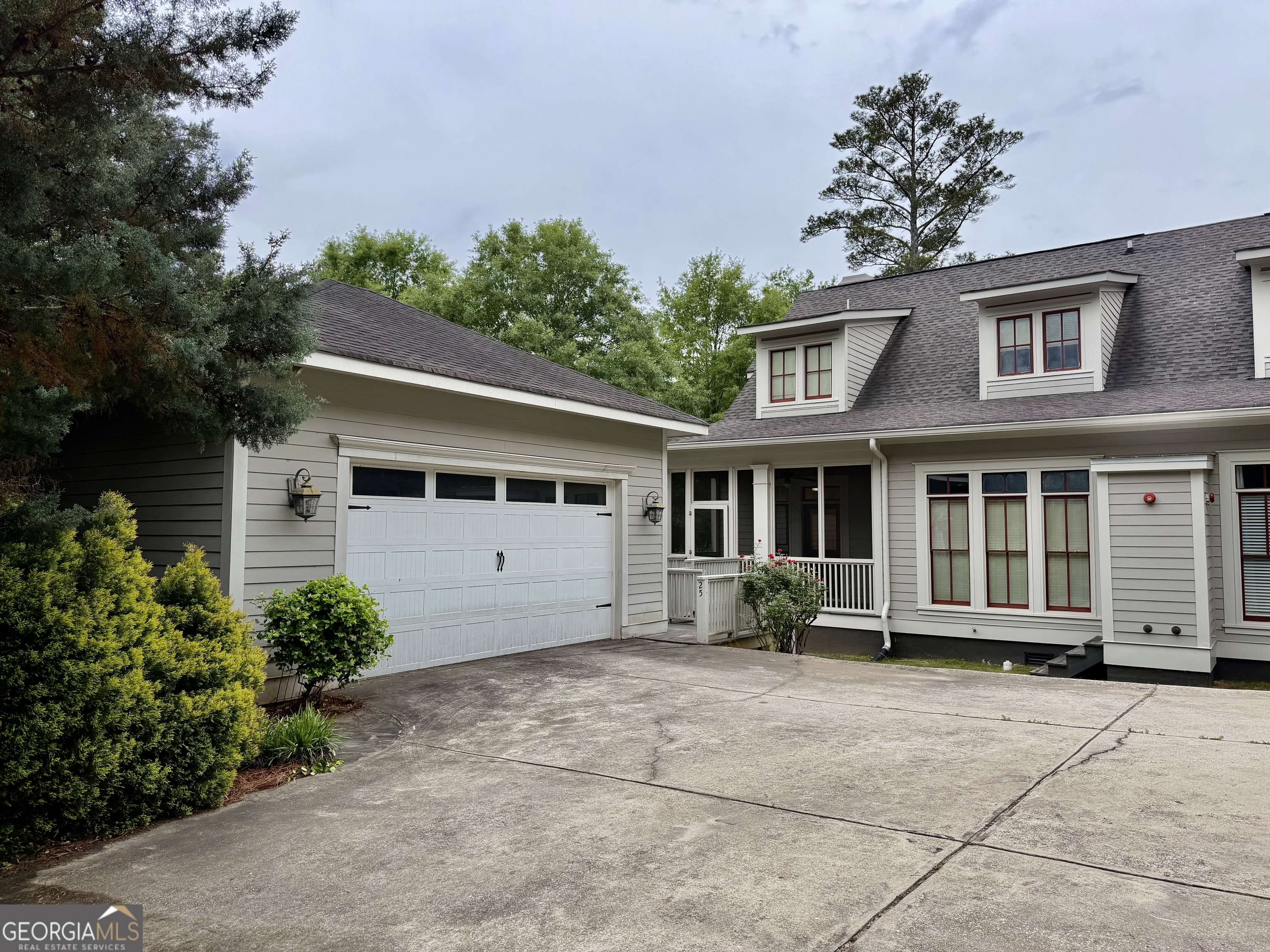 25 Charter Oak DR