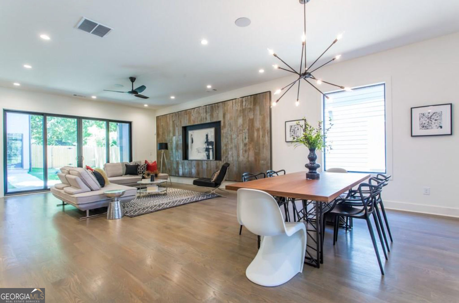 Atlanta, Georgia 30307, United States, 3 Bedrooms Bedrooms, ,3 BathroomsBathrooms,Residential,Active,223171