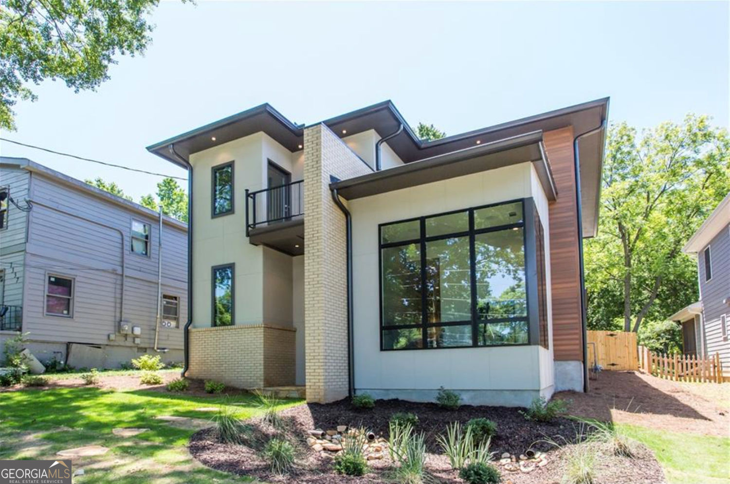 Atlanta, Georgia 30307, United States, 3 Bedrooms Bedrooms, ,3 BathroomsBathrooms,Residential,Active,223171