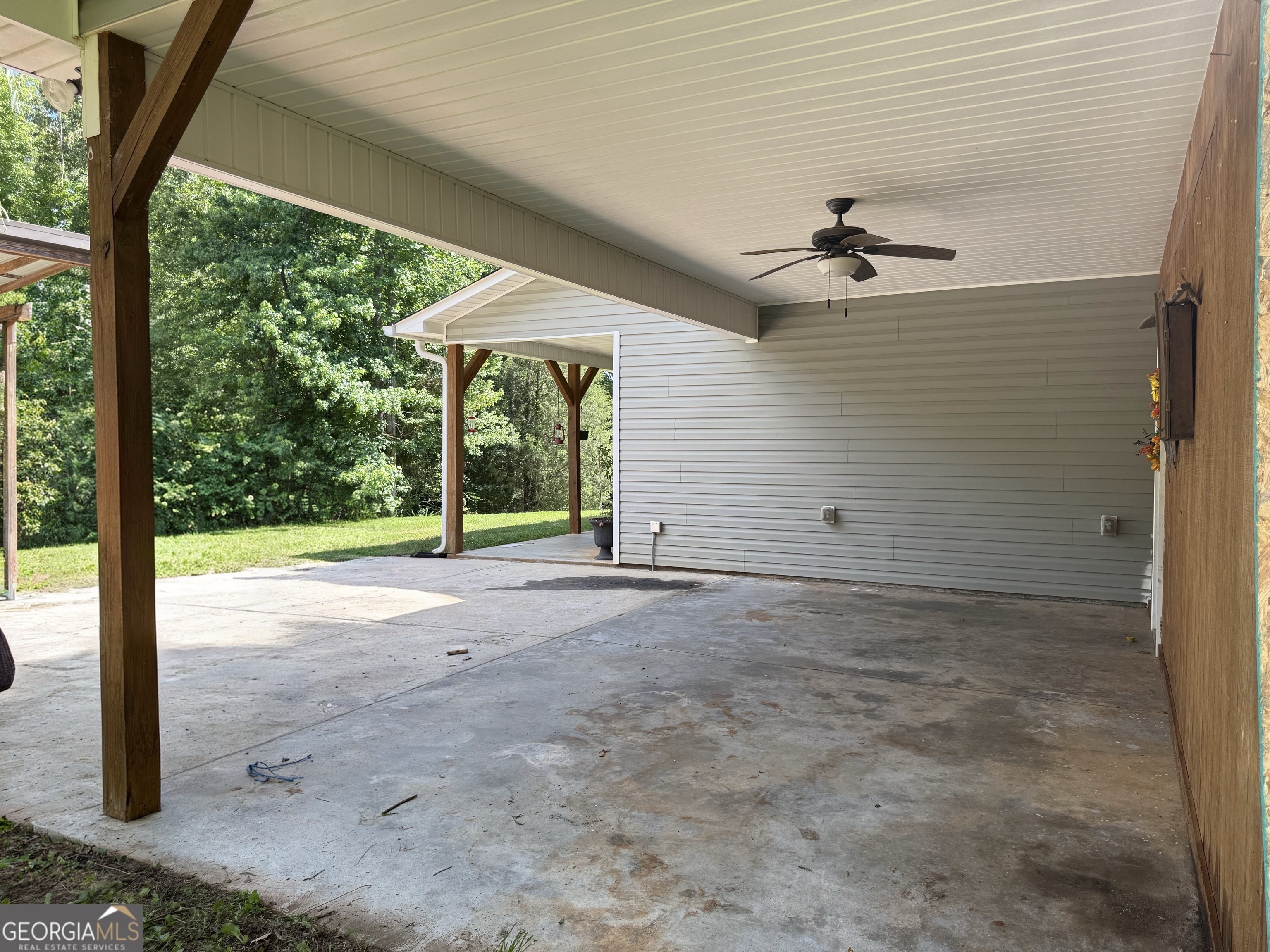 408 Bowen RD