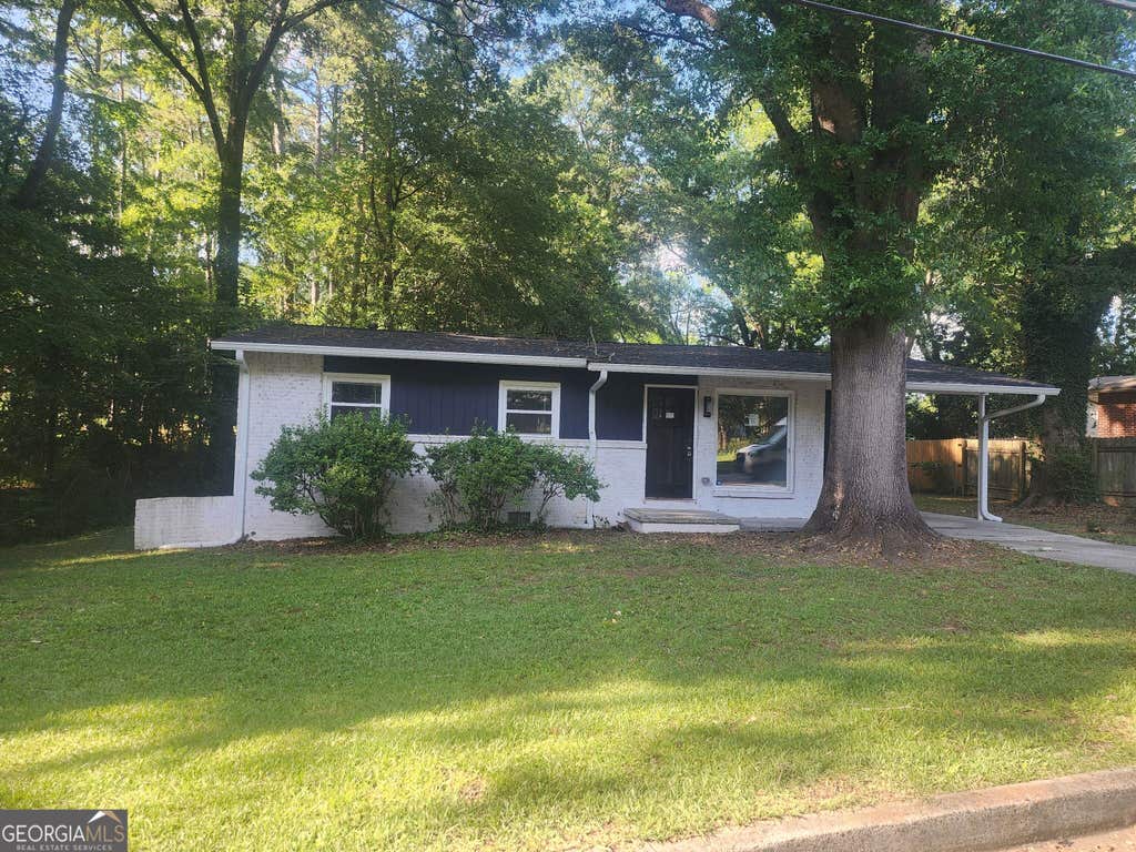 Photo of 108 Pine Circle, Jonesboro, GA 30236 (MLS # 10819711)