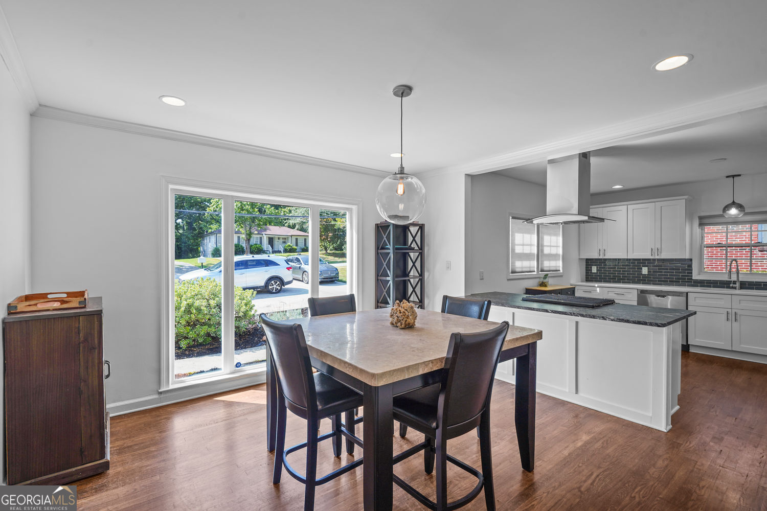 1370 Centra Villa DR SW