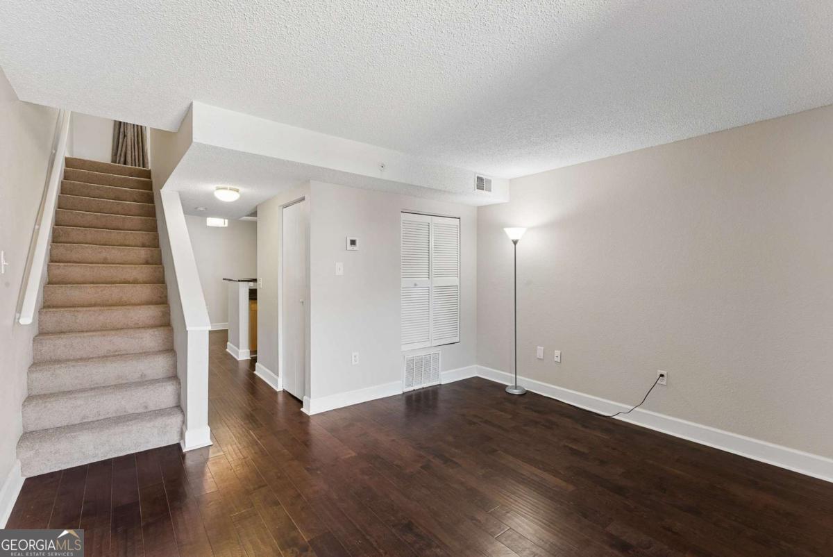 391 Ralph Mcgill BLVD NE H