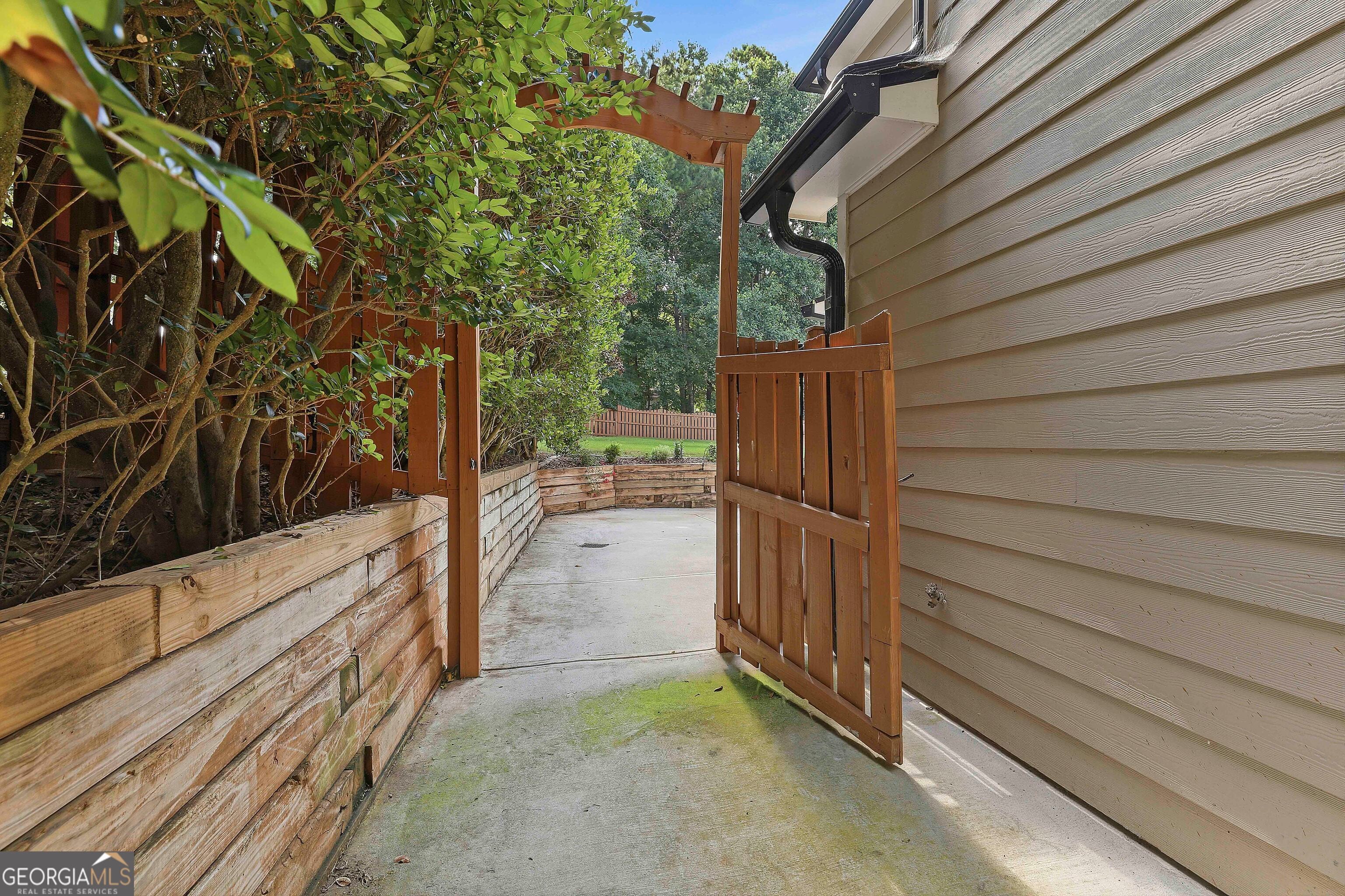 31 Briar Grove