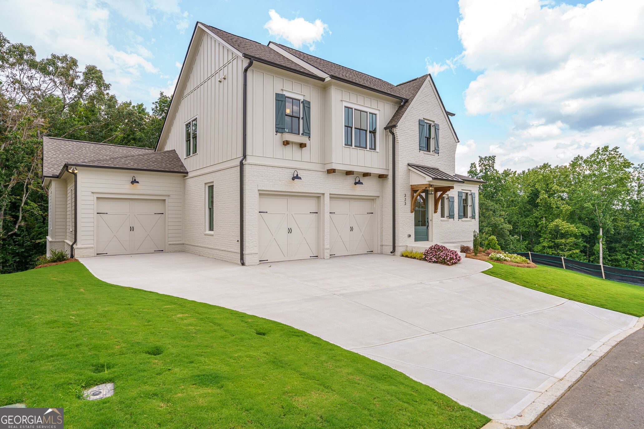 323 Reese WAY