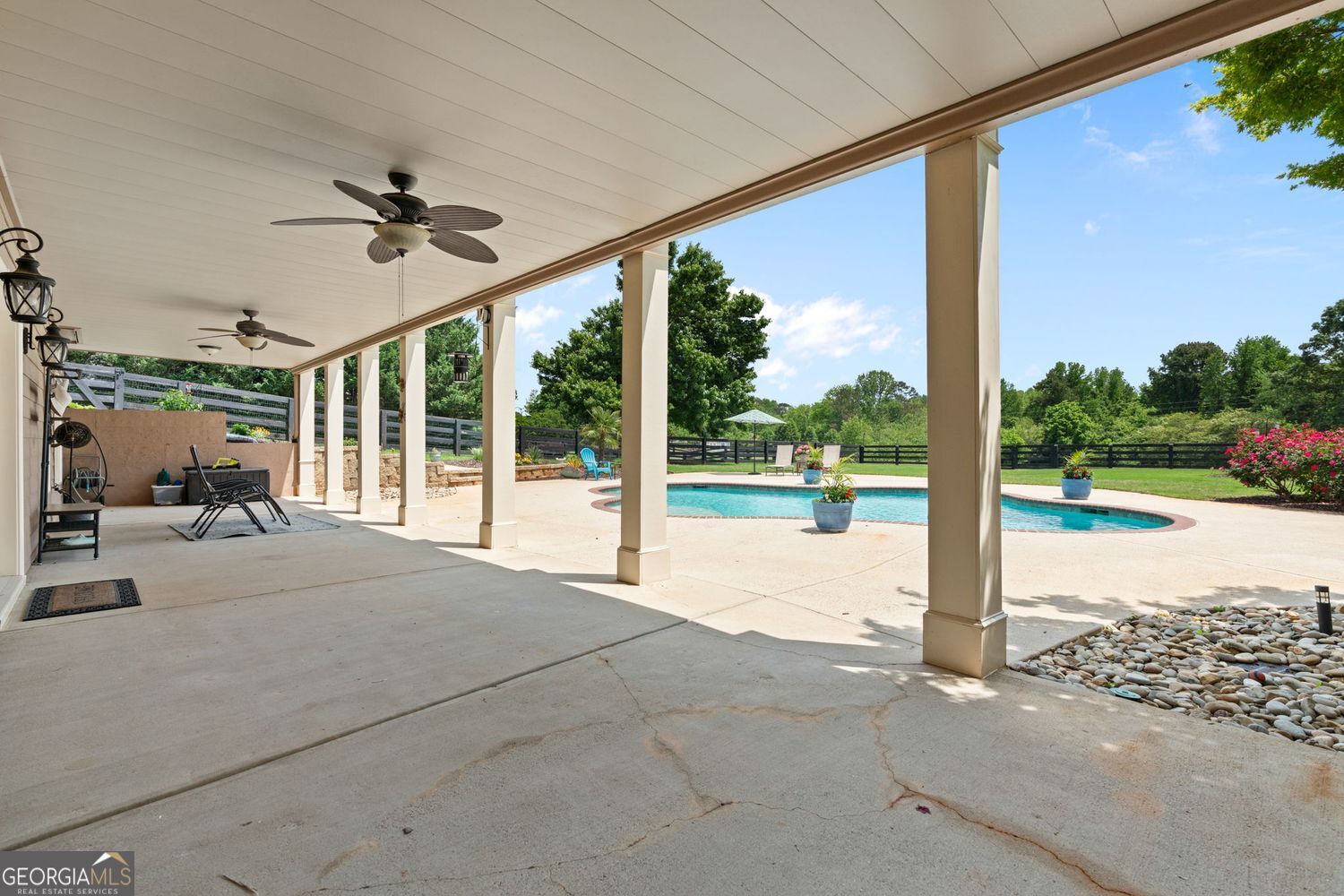 Cumming, Georgia 30028, United States, 6 Bedrooms Bedrooms, ,5 BathroomsBathrooms,Residential,Pending,120482