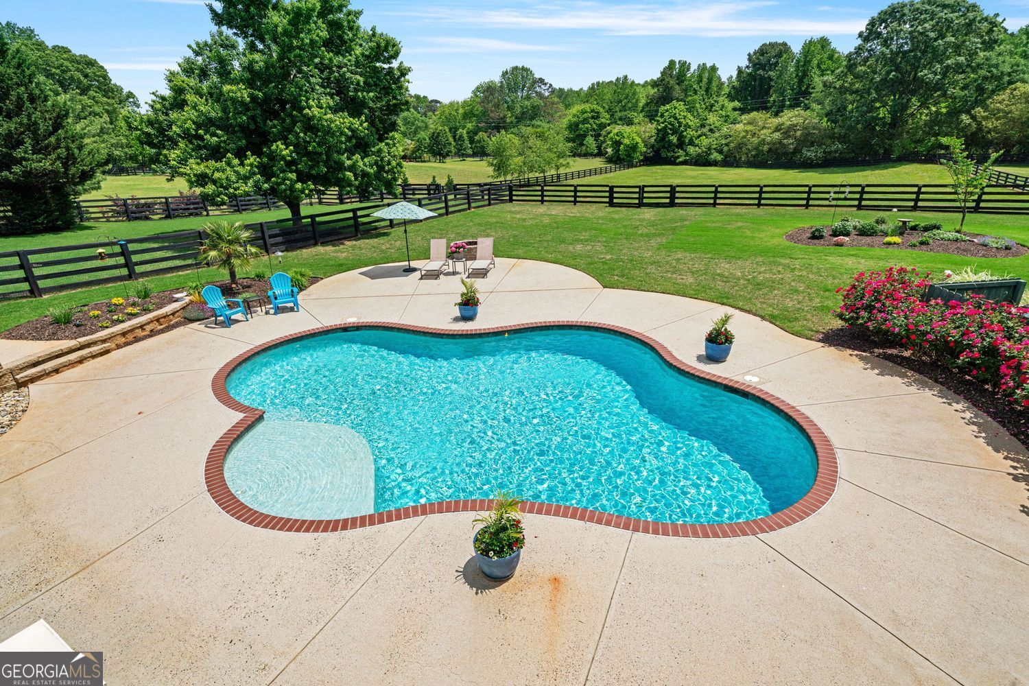 Cumming, Georgia 30028, United States, 6 Bedrooms Bedrooms, ,5 BathroomsBathrooms,Residential,Pending,120482