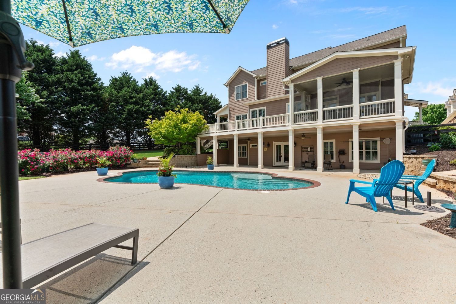 Cumming, Georgia 30028, United States, 6 Bedrooms Bedrooms, ,5 BathroomsBathrooms,Residential,Pending,120482