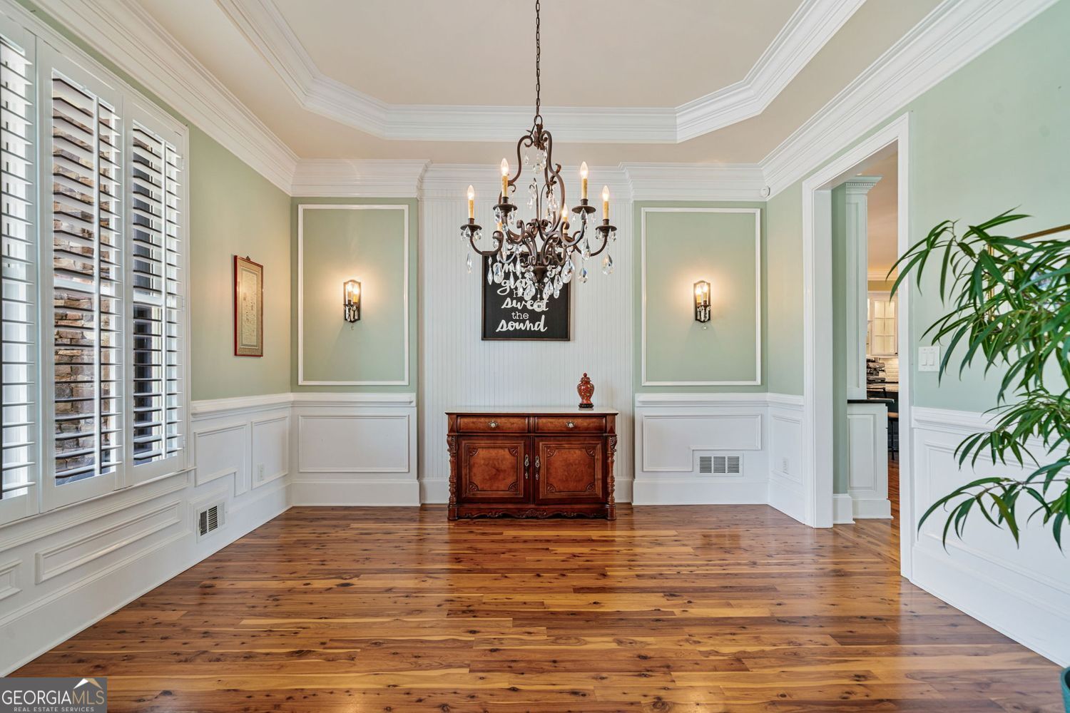 Cumming, Georgia 30028, United States, 6 Bedrooms Bedrooms, ,5 BathroomsBathrooms,Residential,Pending,120482