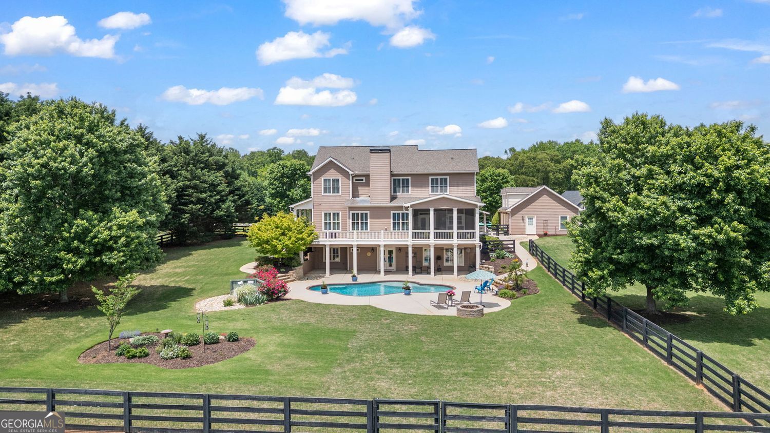 Cumming, Georgia 30028, United States, 6 Bedrooms Bedrooms, ,5 BathroomsBathrooms,Residential,Pending,120482