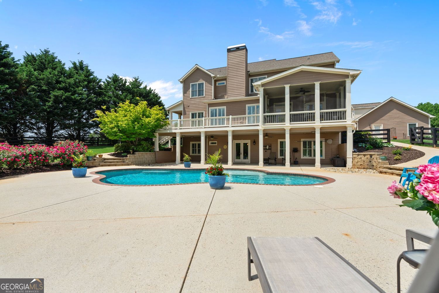 Cumming, Georgia 30028, United States, 6 Bedrooms Bedrooms, ,5 BathroomsBathrooms,Residential,Pending,120482