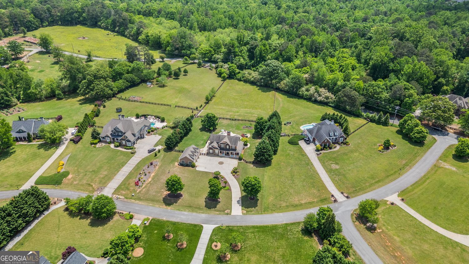 Cumming, Georgia 30028, United States, 6 Bedrooms Bedrooms, ,5 BathroomsBathrooms,Residential,Pending,120482