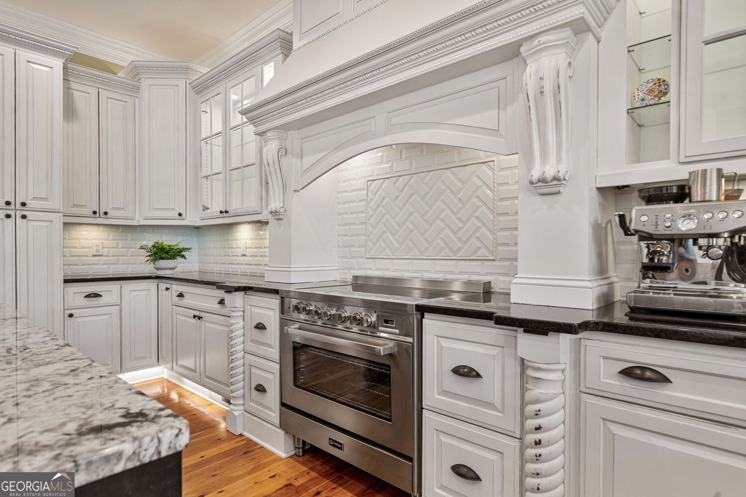 Cumming, Georgia 30028, United States, 6 Bedrooms Bedrooms, ,5 BathroomsBathrooms,Residential,Pending,120482