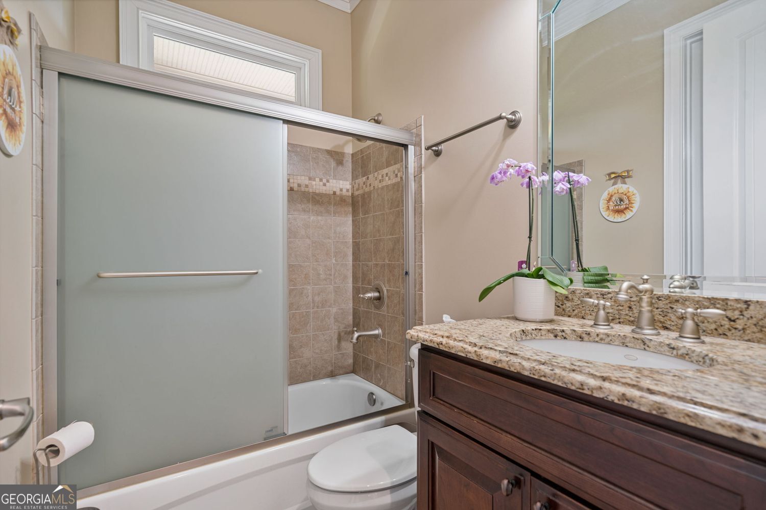 Cumming, Georgia 30028, United States, 6 Bedrooms Bedrooms, ,5 BathroomsBathrooms,Residential,Pending,120482