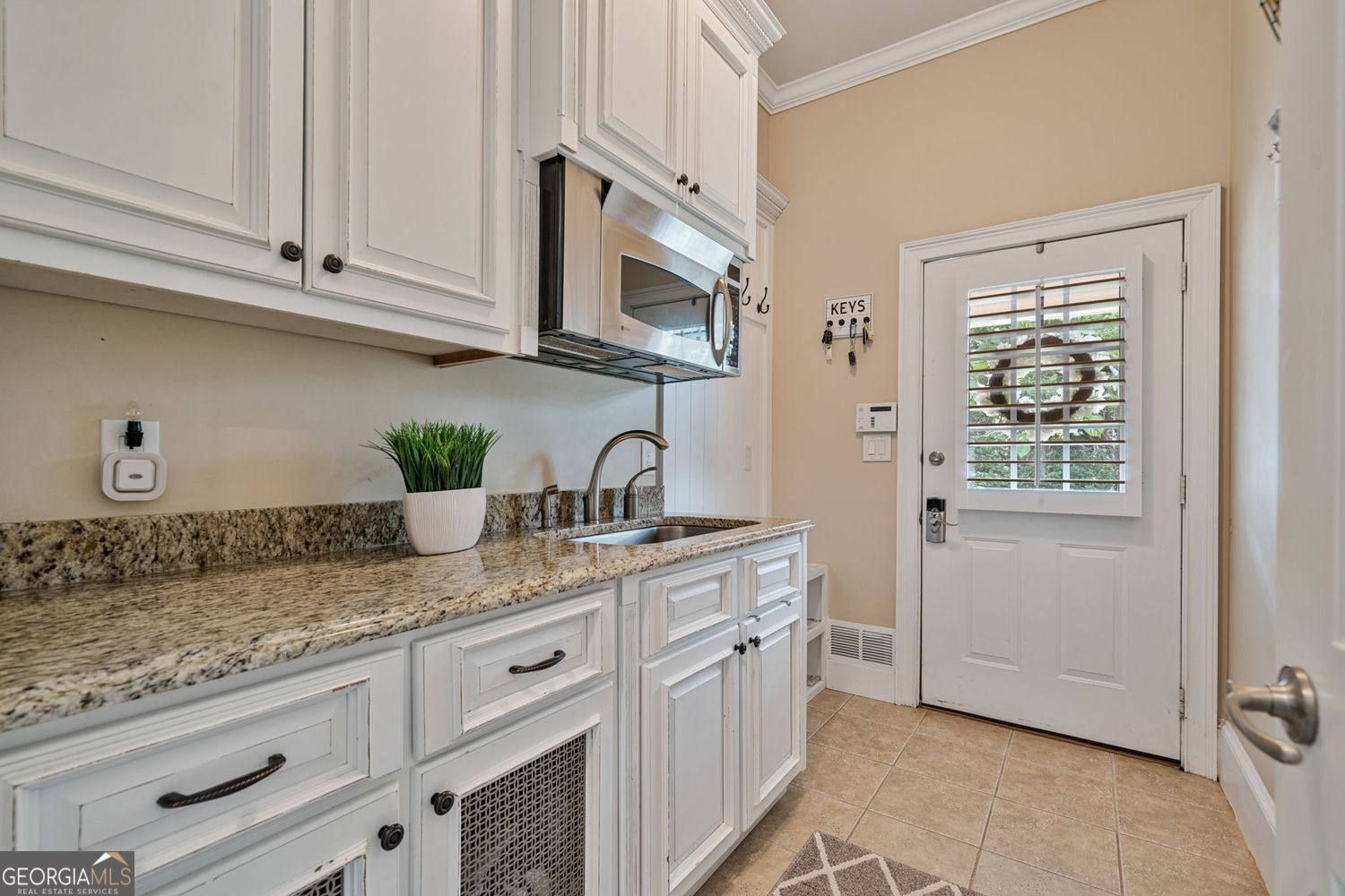 Cumming, Georgia 30028, United States, 6 Bedrooms Bedrooms, ,5 BathroomsBathrooms,Residential,Pending,120482