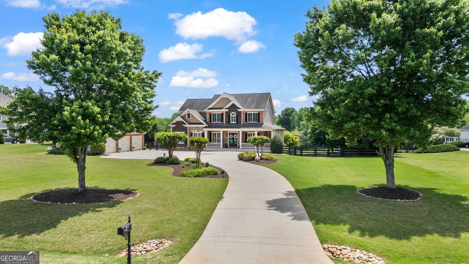 Cumming, Georgia 30028, United States, 6 Bedrooms Bedrooms, ,5 BathroomsBathrooms,Residential,Pending,120482